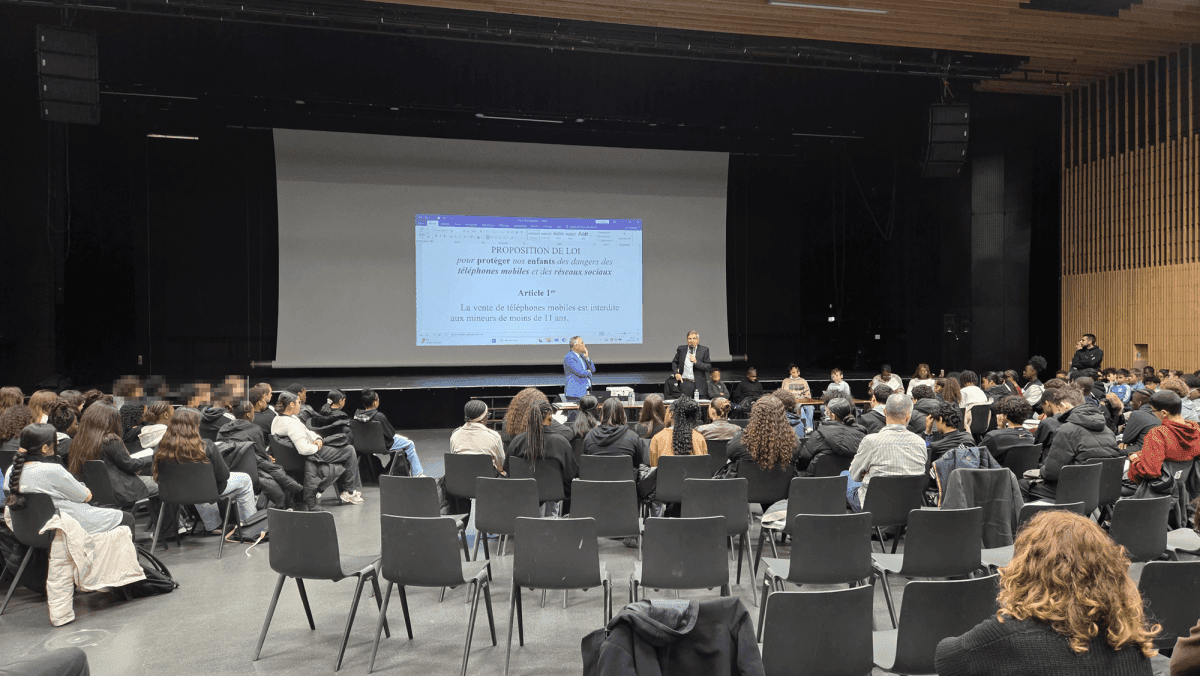Simulation de débat parlementaire au Colisée de Meaux - 4ème1 et 4ème2